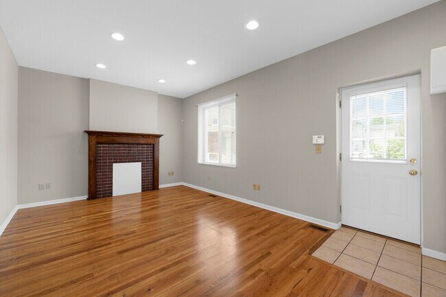 242 E 12th Ave
