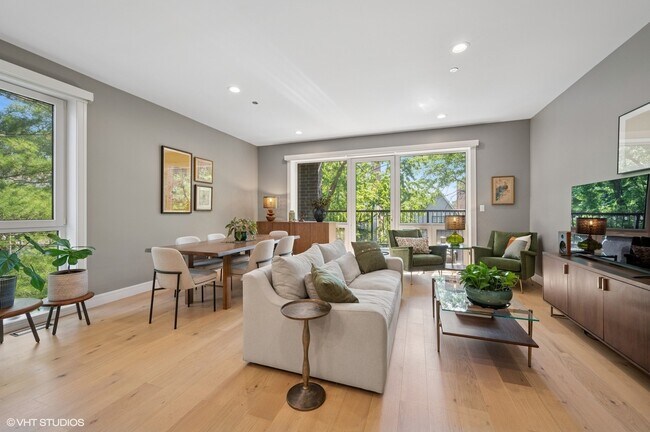 Photo - 4932 N Kenmore Ave Unidad 2N