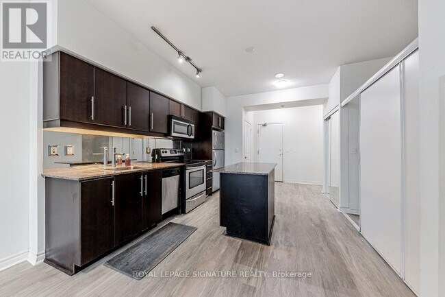 Photo - 2885 Bayview Ave Unit 602