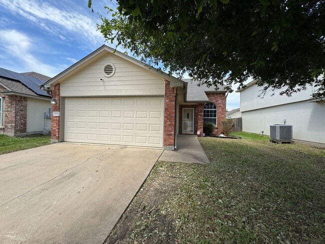 Photo - 4811 Causeway Ct House