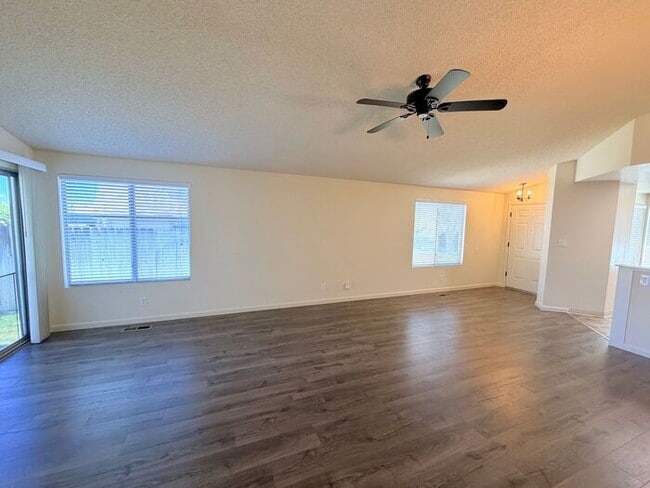 Photo - NW Reno Single Story House - 2 Car Garage/Fully Landscaped Yard