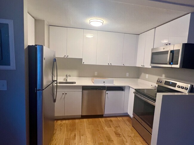 Building Photo - 125 Trapelo Rd Unit 34