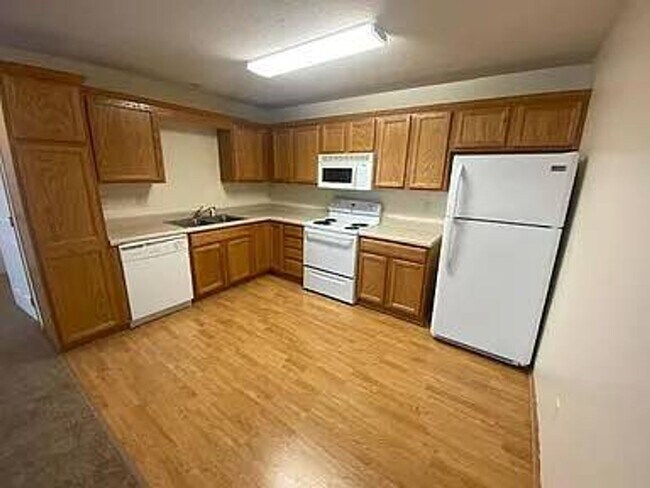 Photo - 2-Bedroom Townhouse Available for Rent!