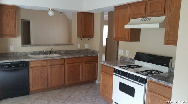 Photo - 1503 Kingsbridge