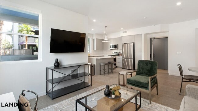 Photo - 9235 W Russell Rd Unidad 207