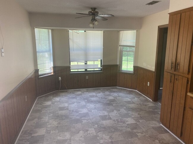 2105 Vail Dr