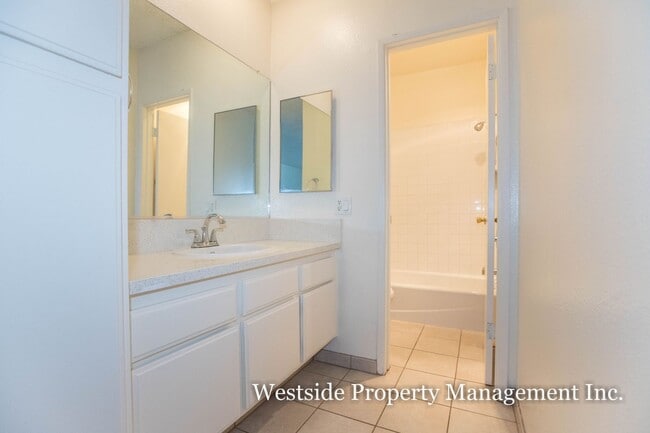 Photo - 6253 Lankershim Blvd Unit 215