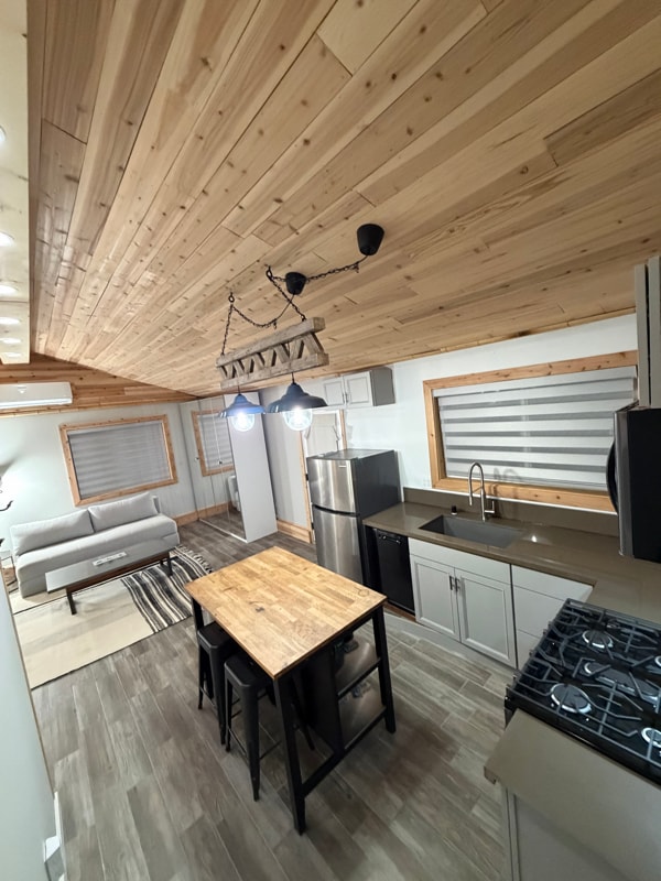 Photo - 7711 Owensmouth Ave