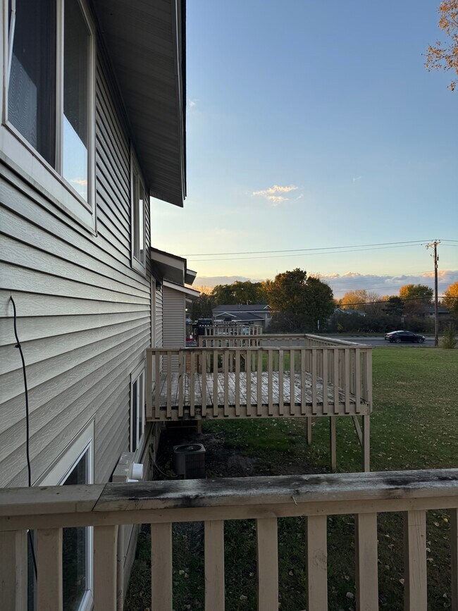 Deck - 5802 84th 1/2 Ave N