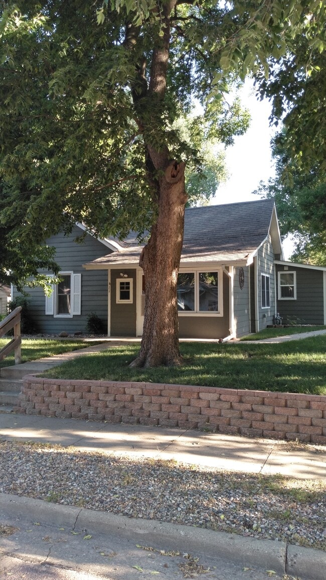 Photo - 411 W Clark St