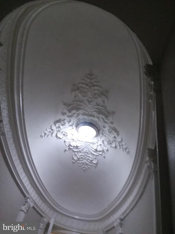 Building Photo - 2012 Mt Royal Terrace