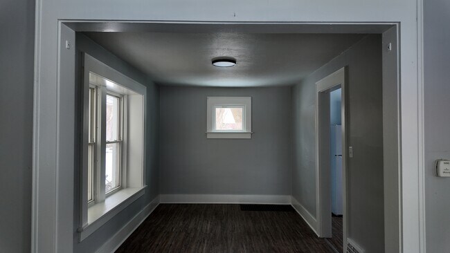 Photo - 422 Downing Pl