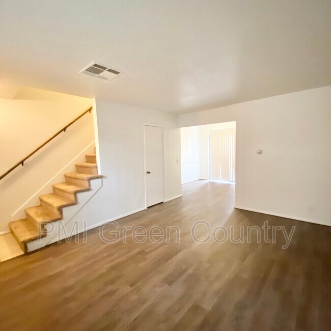 Photo - 4646 S Darlington Ave