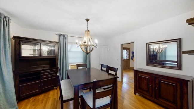 Photo - 271 River Rd
