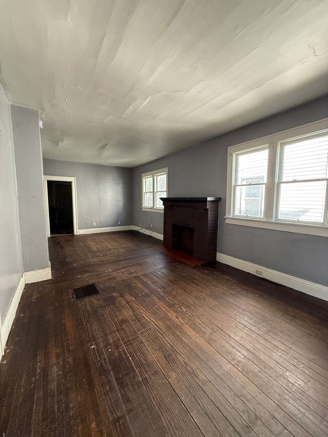 Photo - Large 4 bedroom Home