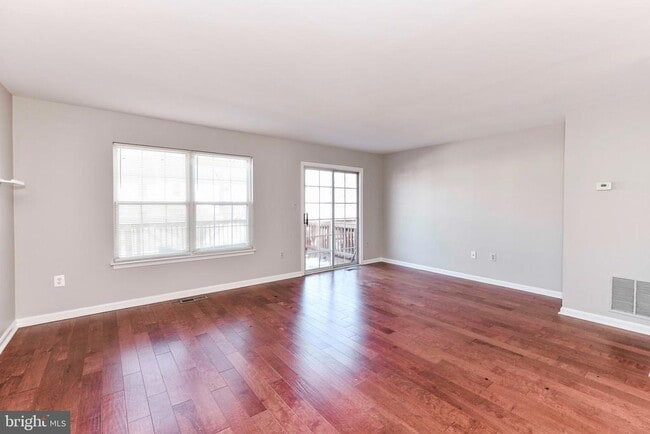 Photo - 22931 Fleet Terrace