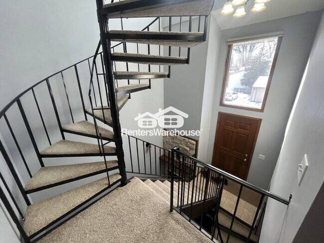 Photo - Cozy, Updated Townhome with Loft & Fireplace