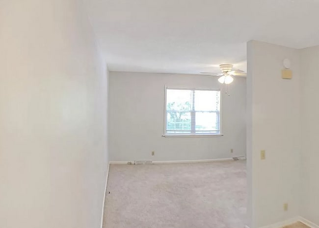 Photo - 8 St Mark Rd