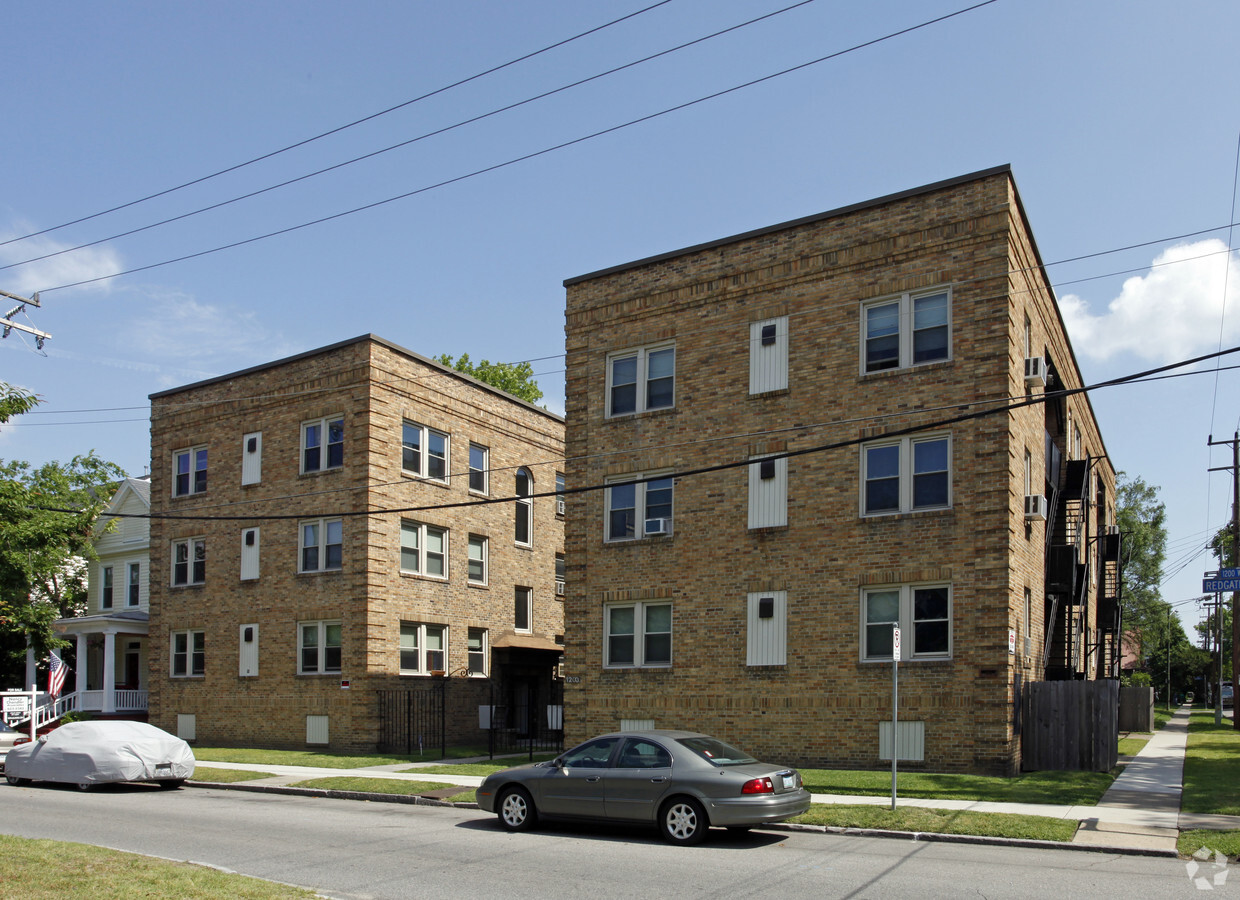 1200 Redgate Ave - Hamilton Court Apartments