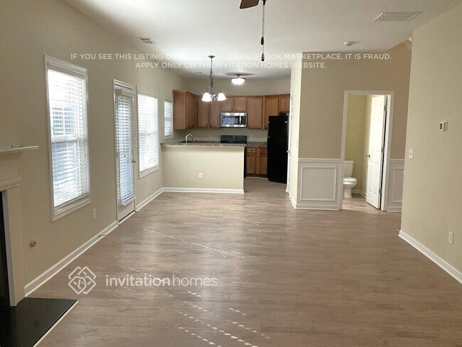 Photo - 2660 Freemont St