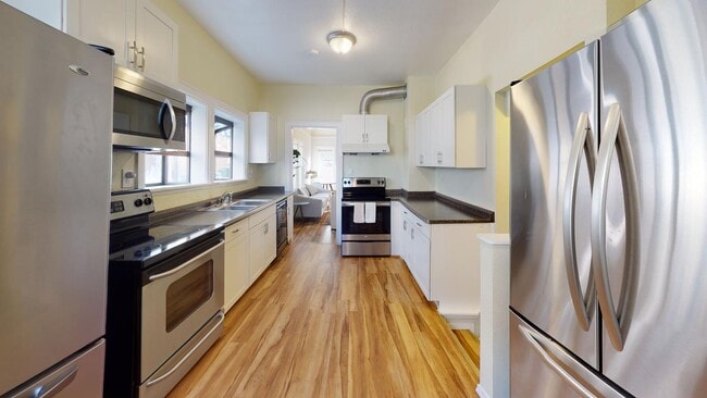 Photo - 2808 E Spring St