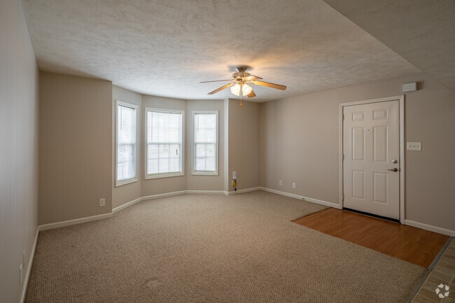 2BR, 2BA - 899SF - Heritage Pointe