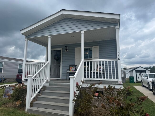 Building Photo - 848 Lookout Dr Rental