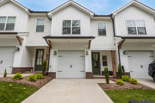 Photo - 7429 Thomas Ln Townhome