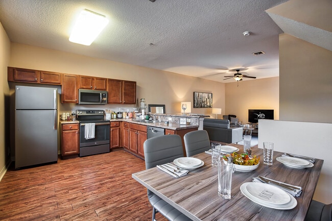 Kitchen & Dining Room