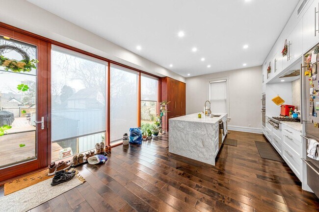 Photo - 1730 N Franklin Pl