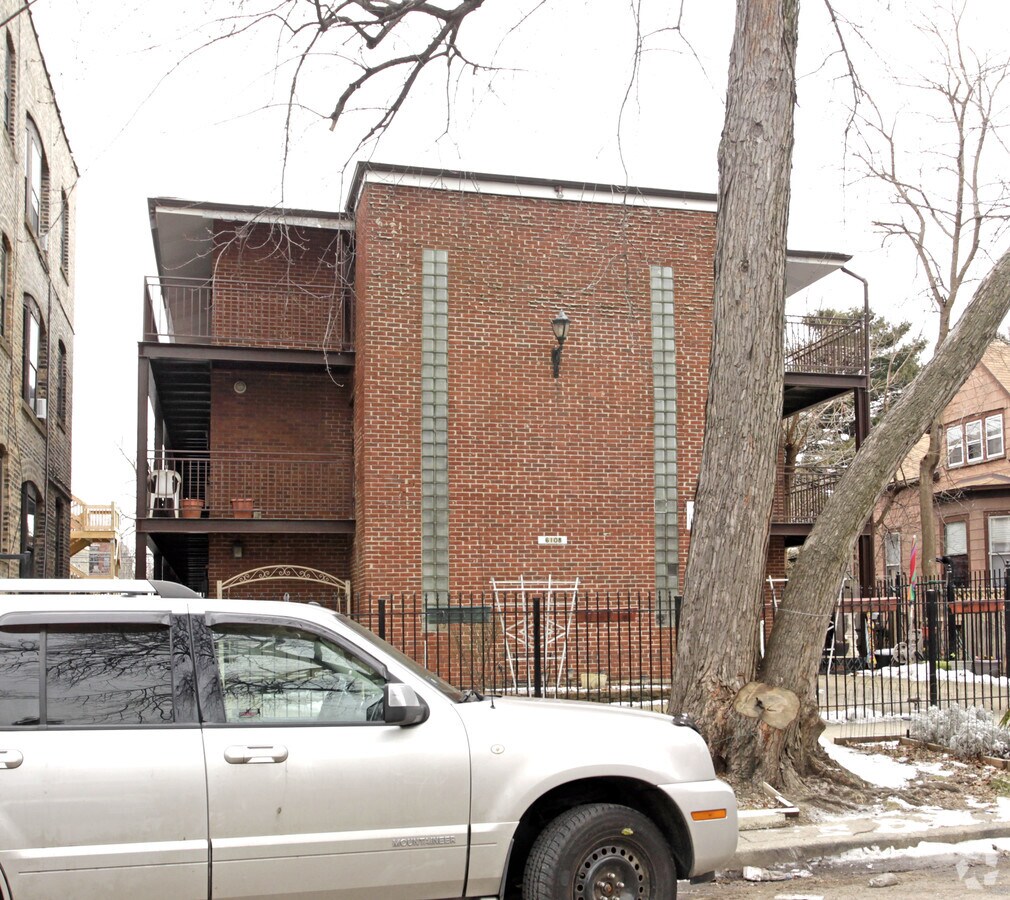 Photo - 6108 N Paulina St