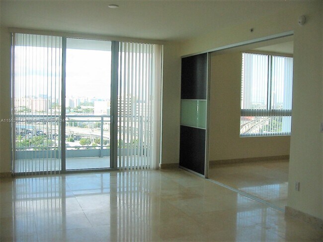 Photo - 90 SW 3rd St Unit 1511