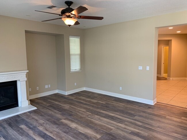 Photo - Single Story, Corner Lot in Brentwood!