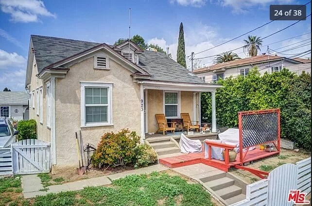 Photo - 923 Manzanita St