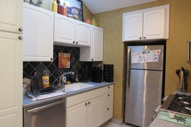 Photo - AVAILABLE NOW!! Furnished 2 bed/2 bath Home with Pool and on Canal