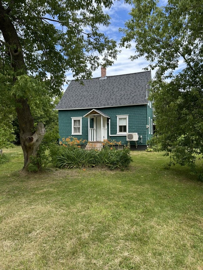 Building Photo - 10904 Higgins Rd