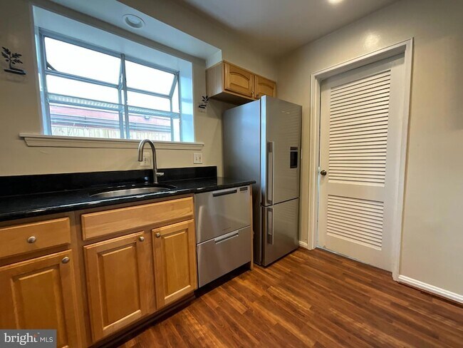 Photo - 3719 Ingalls Ave