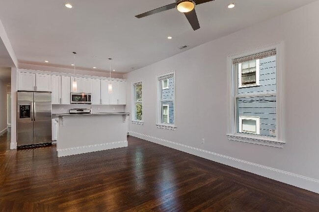 Building Photo - 24 Stockwell St Unit 1