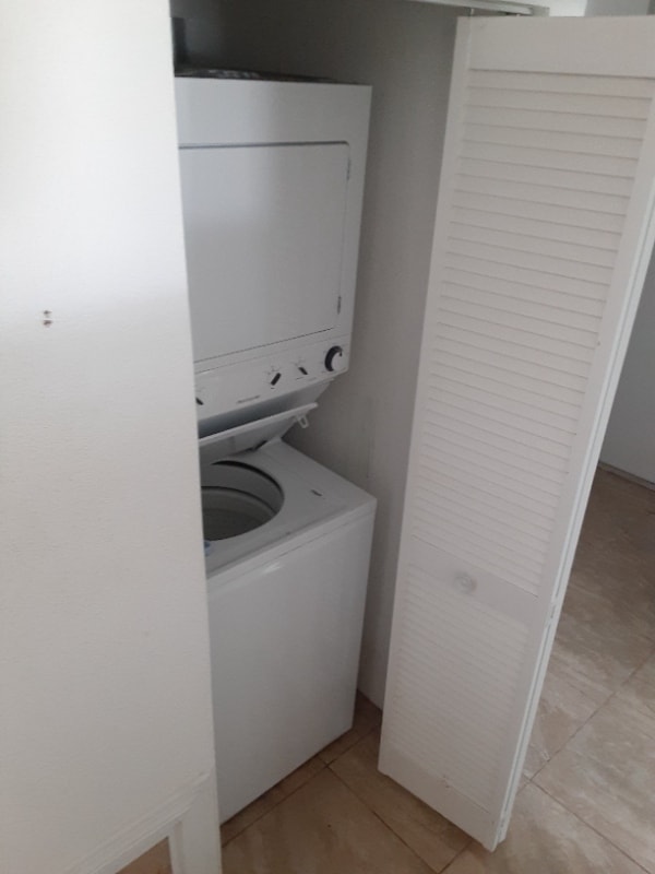 Photo - 322 W Newell St