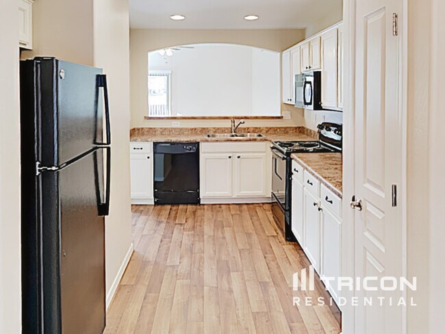 Photo - 30568 N Zircon Dr