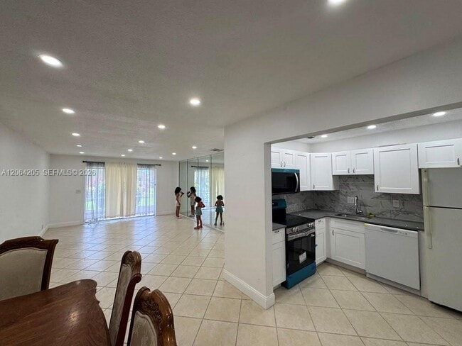 Photo - 700 Layne Blvd Unit 115