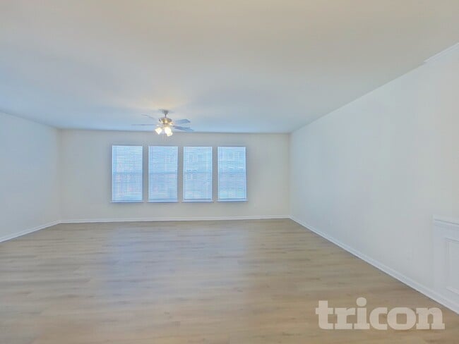 Photo - 1041 Bandon Dr