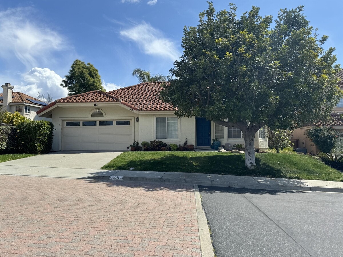 Photo - 424 Via Cruz