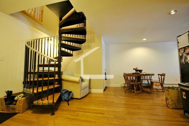 Photo - 3 Bed in Brookline!! 2 Bathrooms!!! NO BROKER FEE!!!