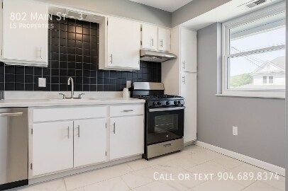Photo - 802 Main St Unit 3