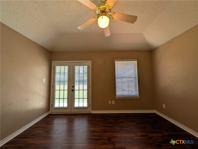 1644 W County Line Rd