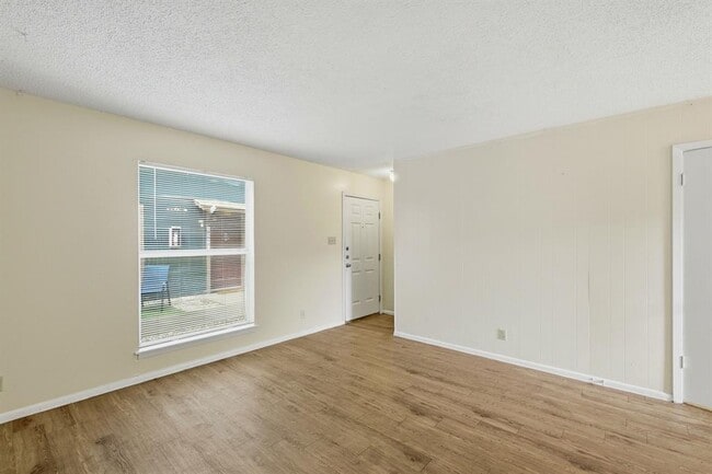 Photo - 2319 Greenfield Pkwy Unit 103