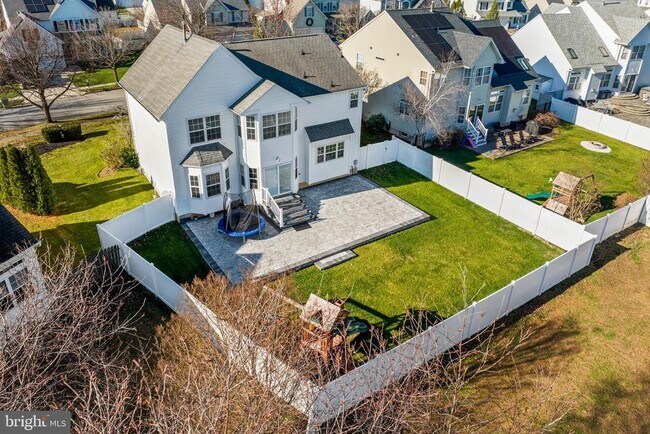 Photo - 217 Spruce Trail