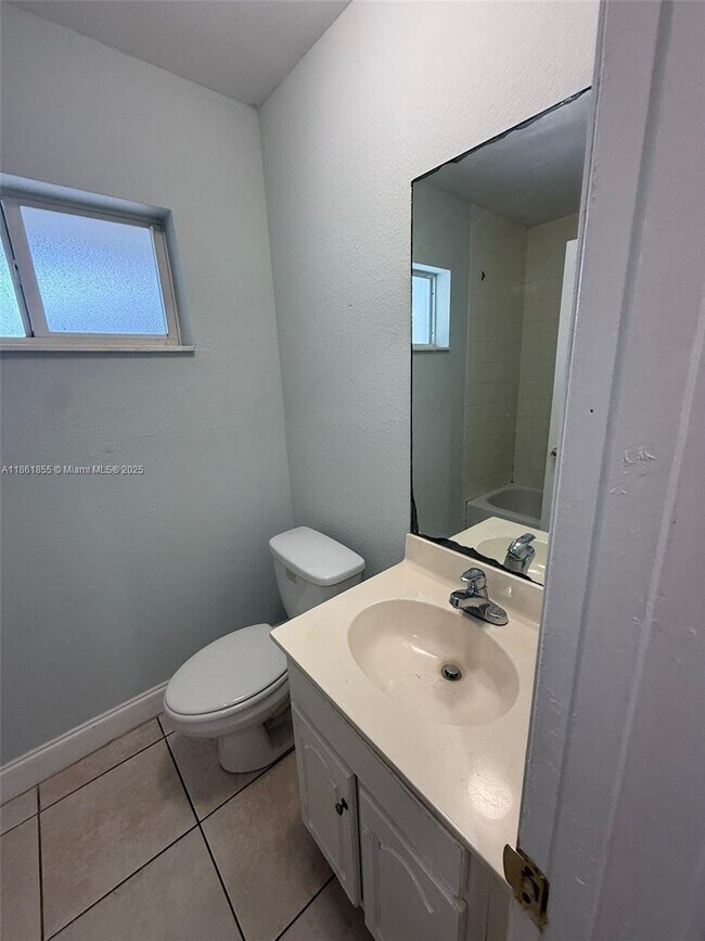 Photo - 4271 NW 5th St Unidad 253