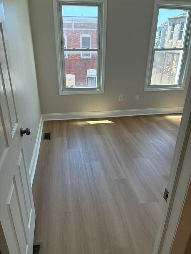 Photo - 211 N Streeper St